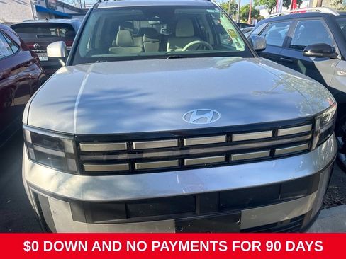 Used 2025 Hyundai Santa Fe SEL FWD image 2