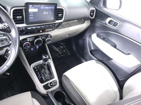 Used 2021 Hyundai Venue SEL FWD image 31