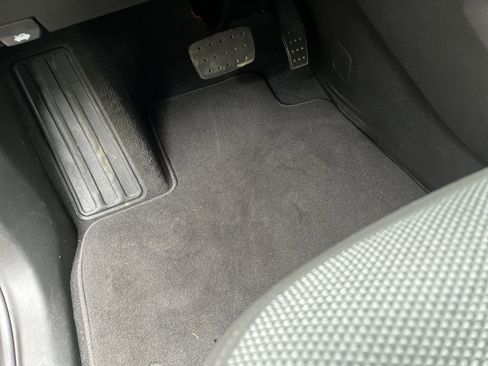 Used 2023 Chevrolet Traverse LT w/ Midnight/Sport Edition image 17