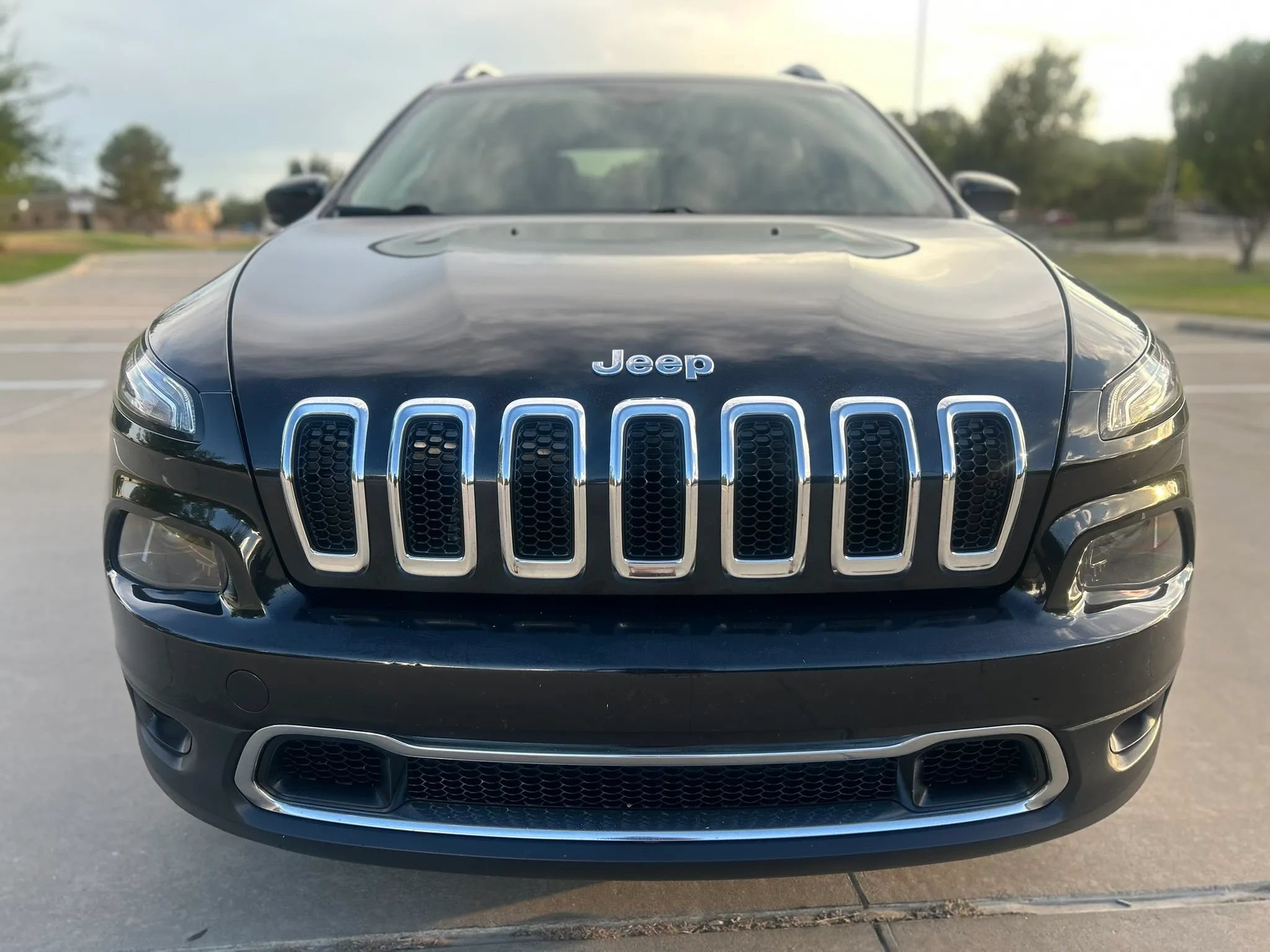 Used 2015 Jeep Cherokee Limited FWD image 3