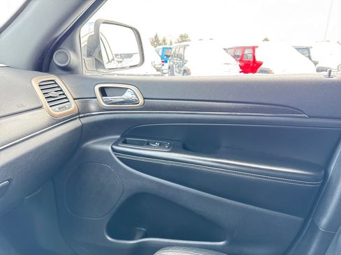 Used 2016 Jeep Grand Cherokee Limited image 20