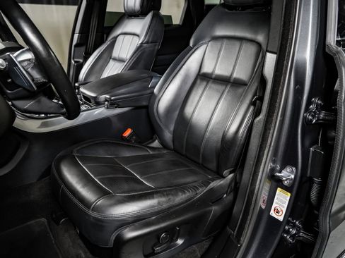 Used 2019 Land Rover Range Rover Sport Supercharged AWD/4WD image 28