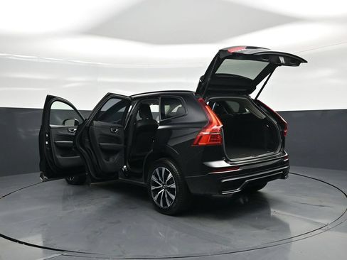 Used 2025 Volvo XC60 B5 Plus AWD/4WD image 36