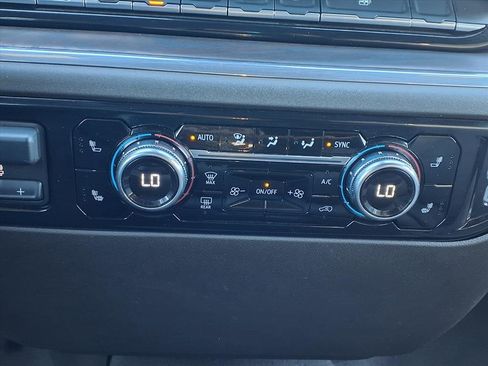 Used 2025 GMC Sierra 1500 SLT image 19