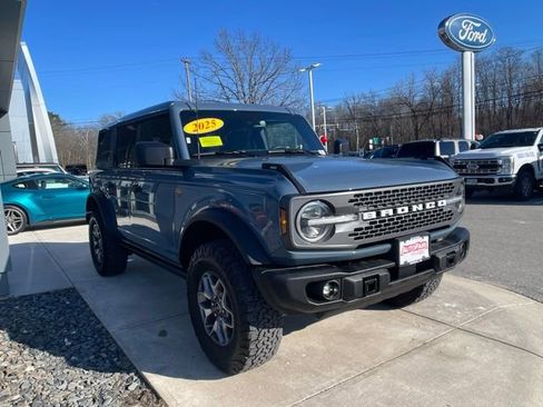 Certified 2025 Ford Bronco Badlands AWD/4WD image 2