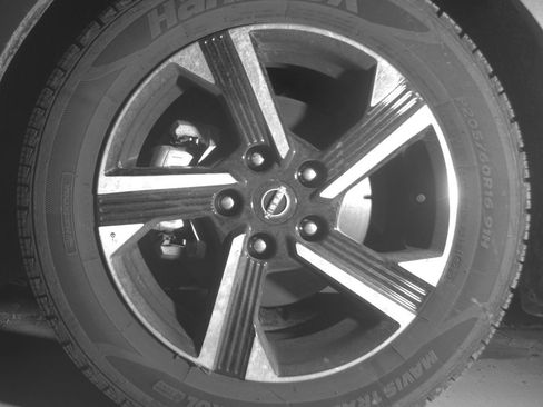 Used 2025 Nissan Sentra SV FWD image 12