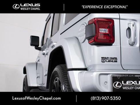 Used 2023 Jeep Wrangler Unlimited Sahara AWD/4WD image 6