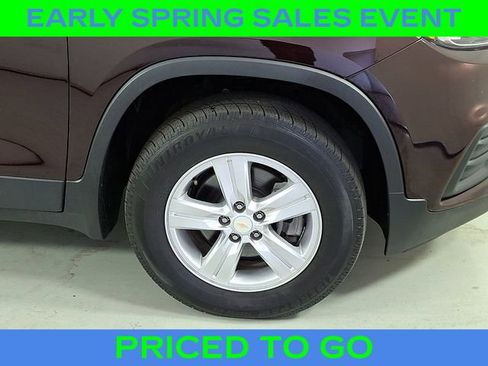 Used 2021 Chevrolet Trax LS w/ Tint and Cruise Package image 9