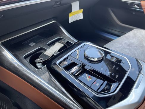 Used 2026 BMW 750e xDrive image 15