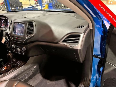 Used 2022 Jeep Cherokee Latitude AWD/4WD image 15
