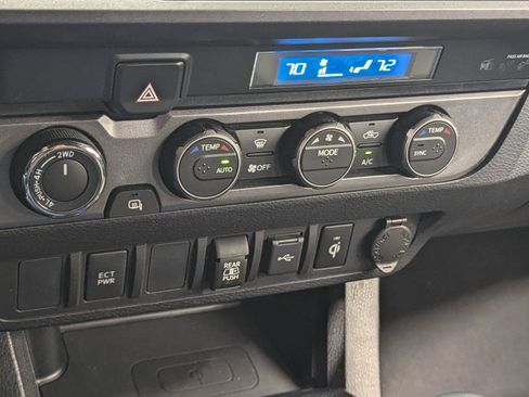 Used 2021 Toyota Tacoma TRD Off-Road image 25