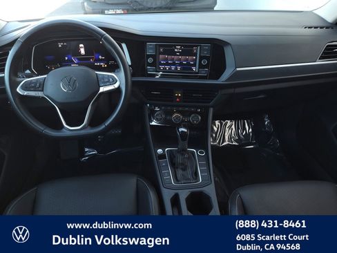 Used 2024 Volkswagen Jetta SE image 14