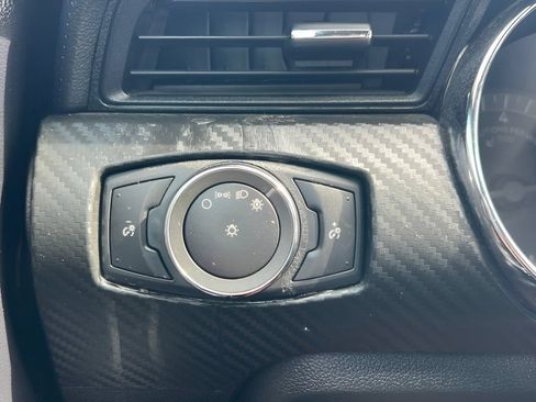 Used 2017 Ford Mustang Coupe RWD image 26