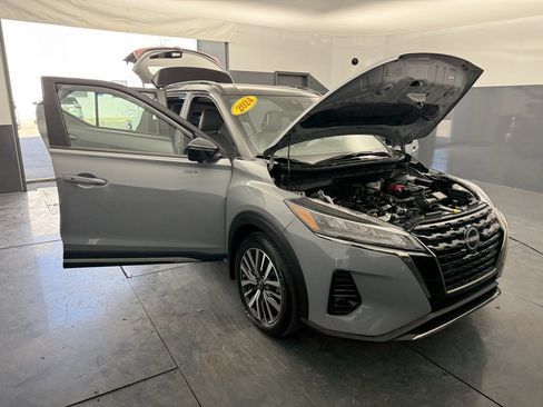 Used 2024 Nissan Kicks SR w/ SR Premium Package image 14