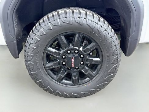 Used 2024 GMC Sierra 2500 AT4 w/ AT4 Premium Plus Package AWD/4WD image 33