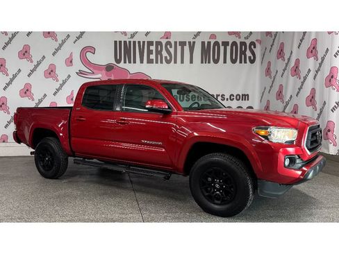 Used 2022 Toyota Tacoma SR5 w/ Technology Package image 4