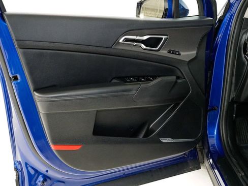 Certified 2025 Kia Sportage SX image 9