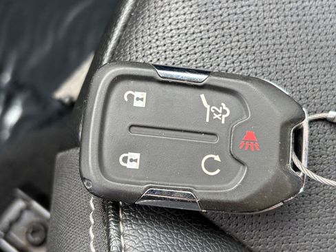 Used 2024 GMC Terrain SLT image 22