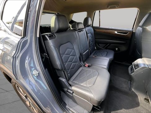 Used 2026 Volkswagen Atlas SE FWD image 18