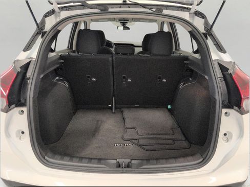 Used 2024 Nissan Kicks SV FWD image 15