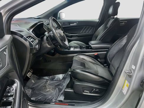 Used 2019 Ford Edge ST w/ Cold Weather Package AWD/4WD image 21