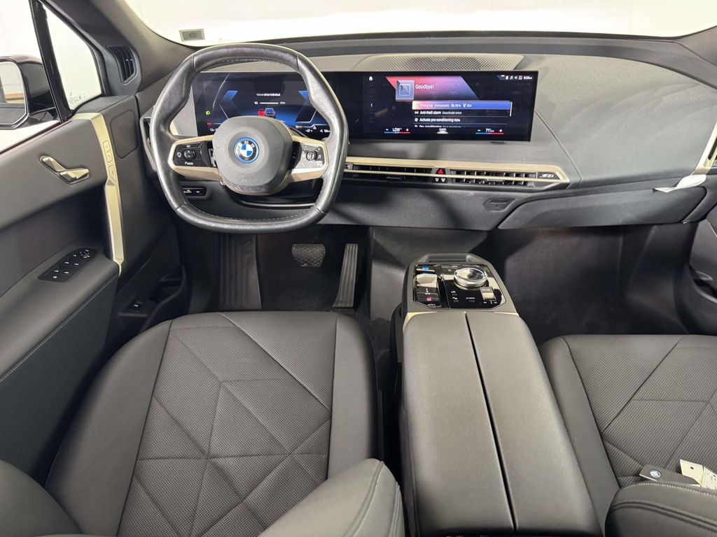 Used 2023 BMW iX xDrive50 AWD/4WD image 5