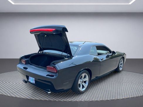 Used 2013 Dodge Challenger SXT RWD image 6