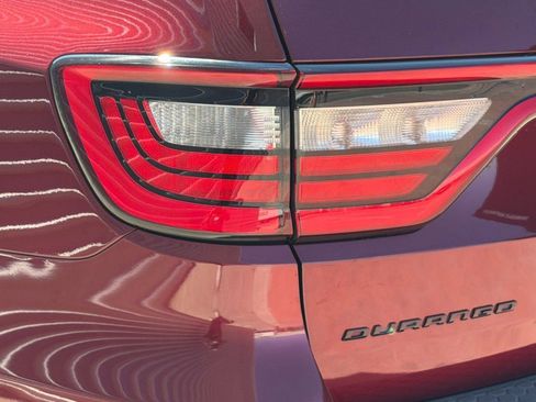 Used 2018 Dodge Durango R/T w/ Blacktop Package RWD image 12