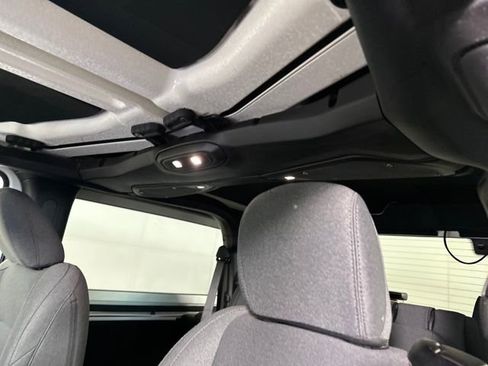 Used 2024 Jeep Wrangler Sport S image 12