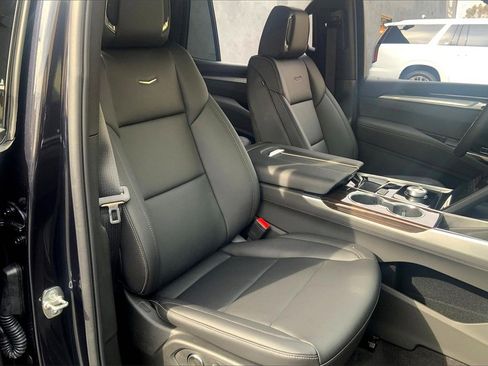 New 2026 Cadillac Escalade 4WD w/ LPO, Floor Liner Package image 36