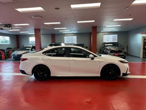 Certified 2025 Toyota Camry SE image 3