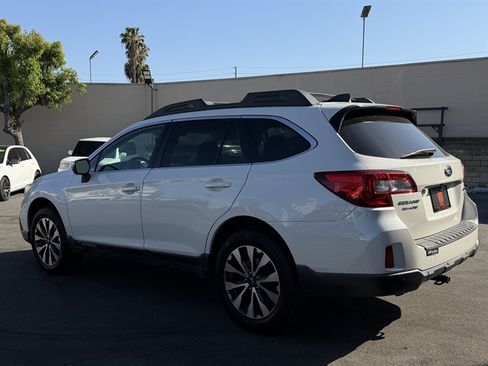 Used 2017 Subaru Outback 2.5i Limited AWD/4WD image 11
