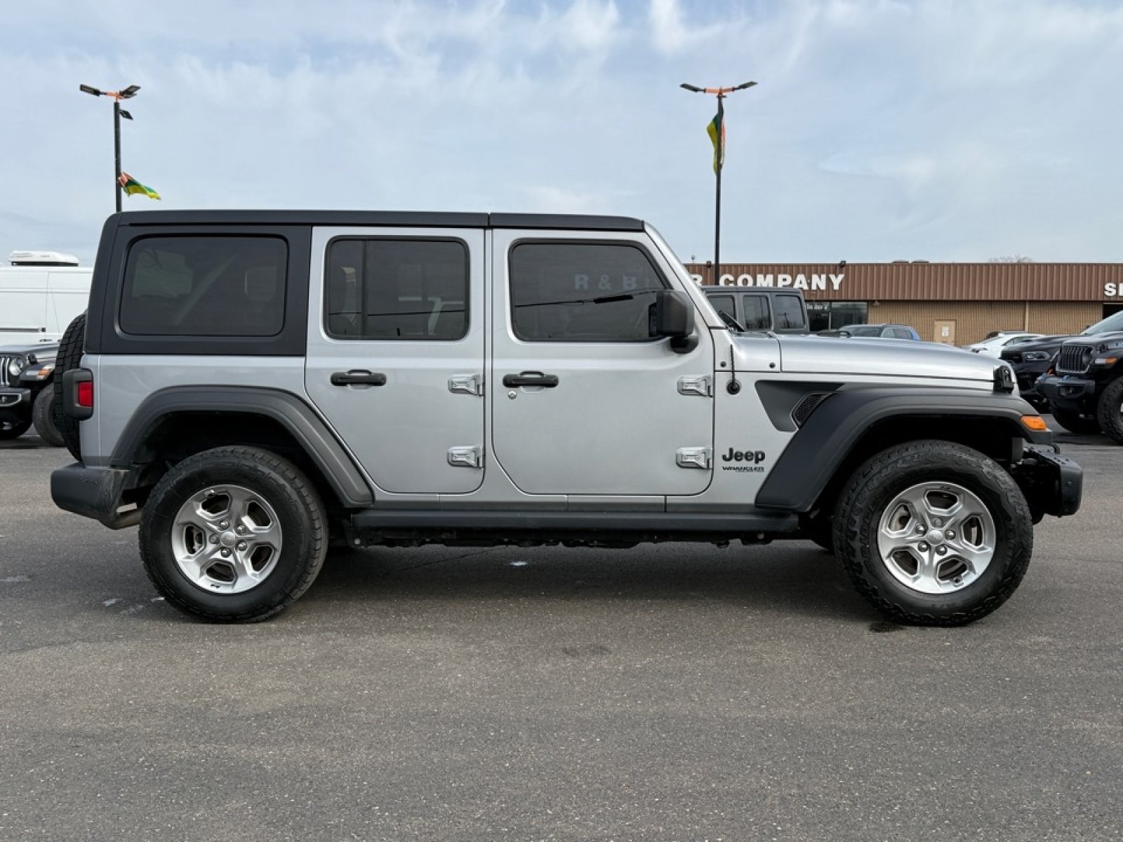 Used 2021 Jeep Wrangler Unlimited Sport AWD/4WD image 9