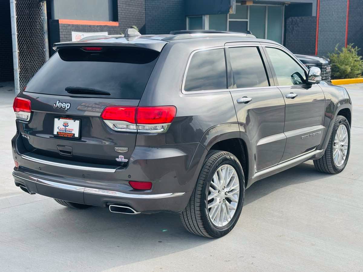 Used 2018 Jeep Grand Cherokee Summit w/ Skid Plate Group AWD/4WD image 8