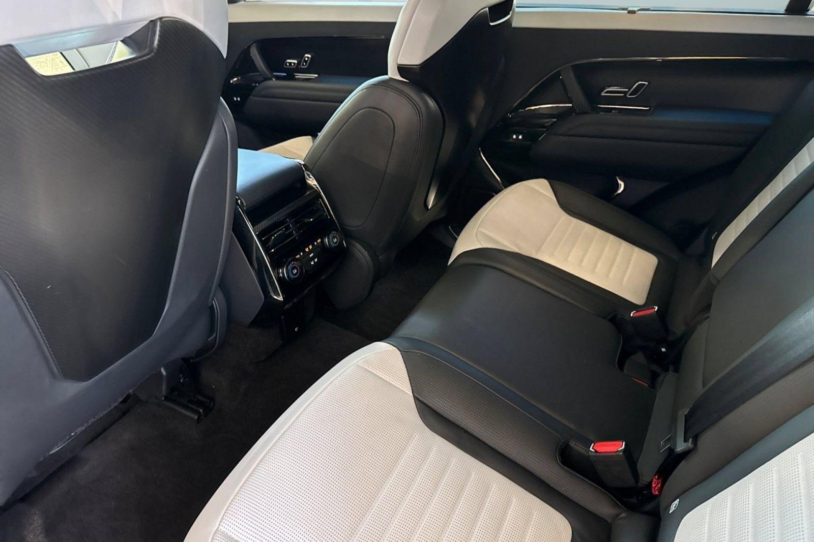 Certified 2024 Land Rover Range Rover Sport AWD/4WD image 27