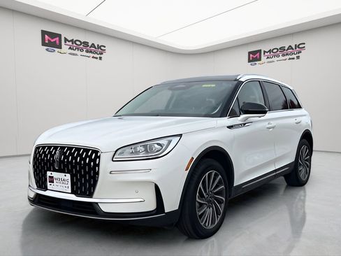 Used 2023 Lincoln Corsair Reserve w/ Equipment Group 201A image 4