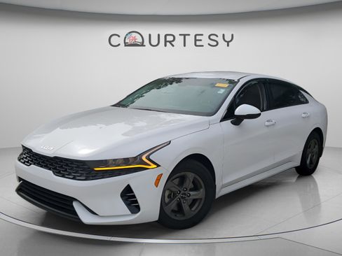 Used 2023 Kia K5 LXS FWD image 1