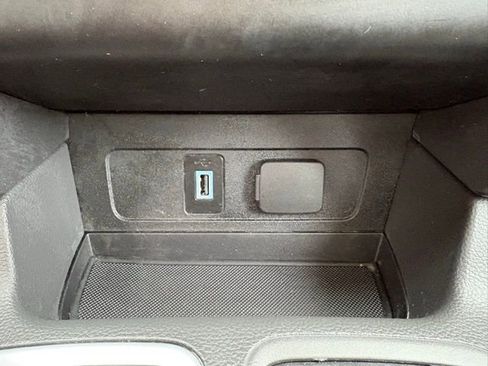 Certified 2017 Ford Escape SE image 24