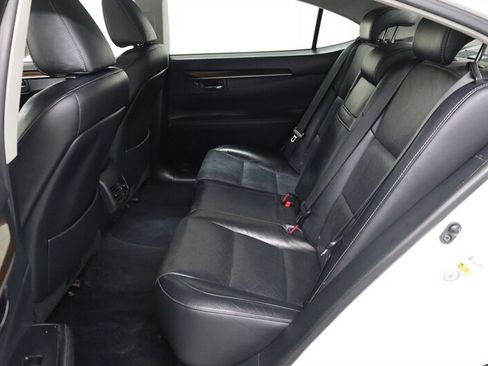 Used 2014 Lexus ES 350 w/ Luxury Package FWD image 27
