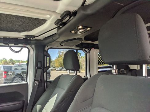 Used 2023 Jeep Wrangler Willys image 22