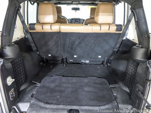 Used 2015 Jeep Wrangler Unlimited Sahara w/ Dual Top Group AWD/4WD image 26