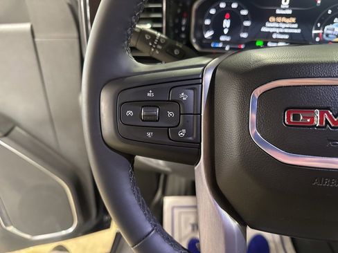 Used 2024 GMC Sierra 3500 SLT w/ SLT Convenience Package image 28
