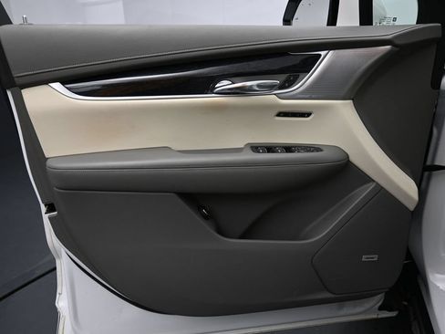 Used 2021 Cadillac XT6 Premium Luxury FWD image 25