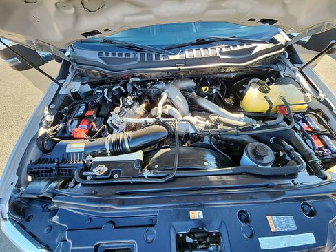 Used 2022 Ford F350 Platinum w/ FX4 Off-Road Package image 18