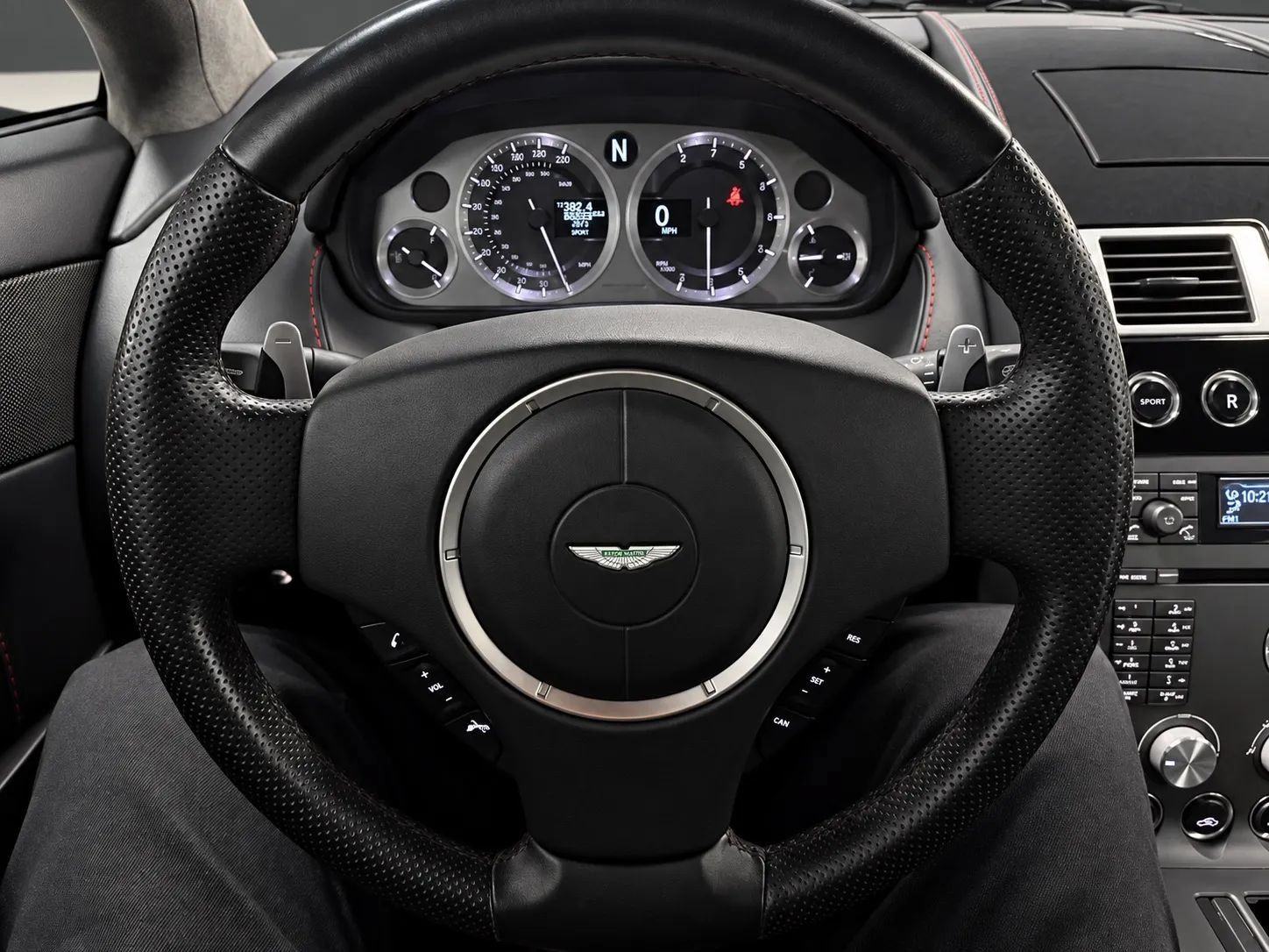 Used 2008 Aston Martin V8 Vantage Coupe RWD image 24