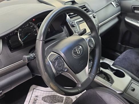 Used 2012 Toyota Camry SE w/ Leather Pkg FWD image 14