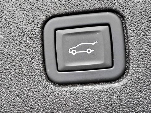 Used 2024 Chevrolet Equinox RS w/ RS Leather Package AWD/4WD image 29