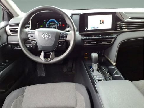Used 2025 Toyota Camry LE FWD image 18