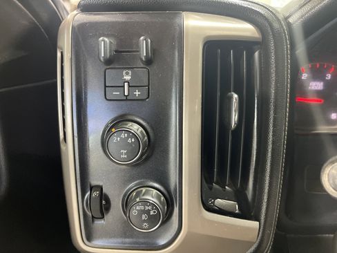 Used 2015 GMC Sierra 2500 Denali w/ Duramax Plus Package AWD/4WD image 9