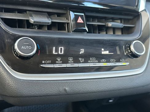 Used 2023 Toyota Corolla LE image 27
